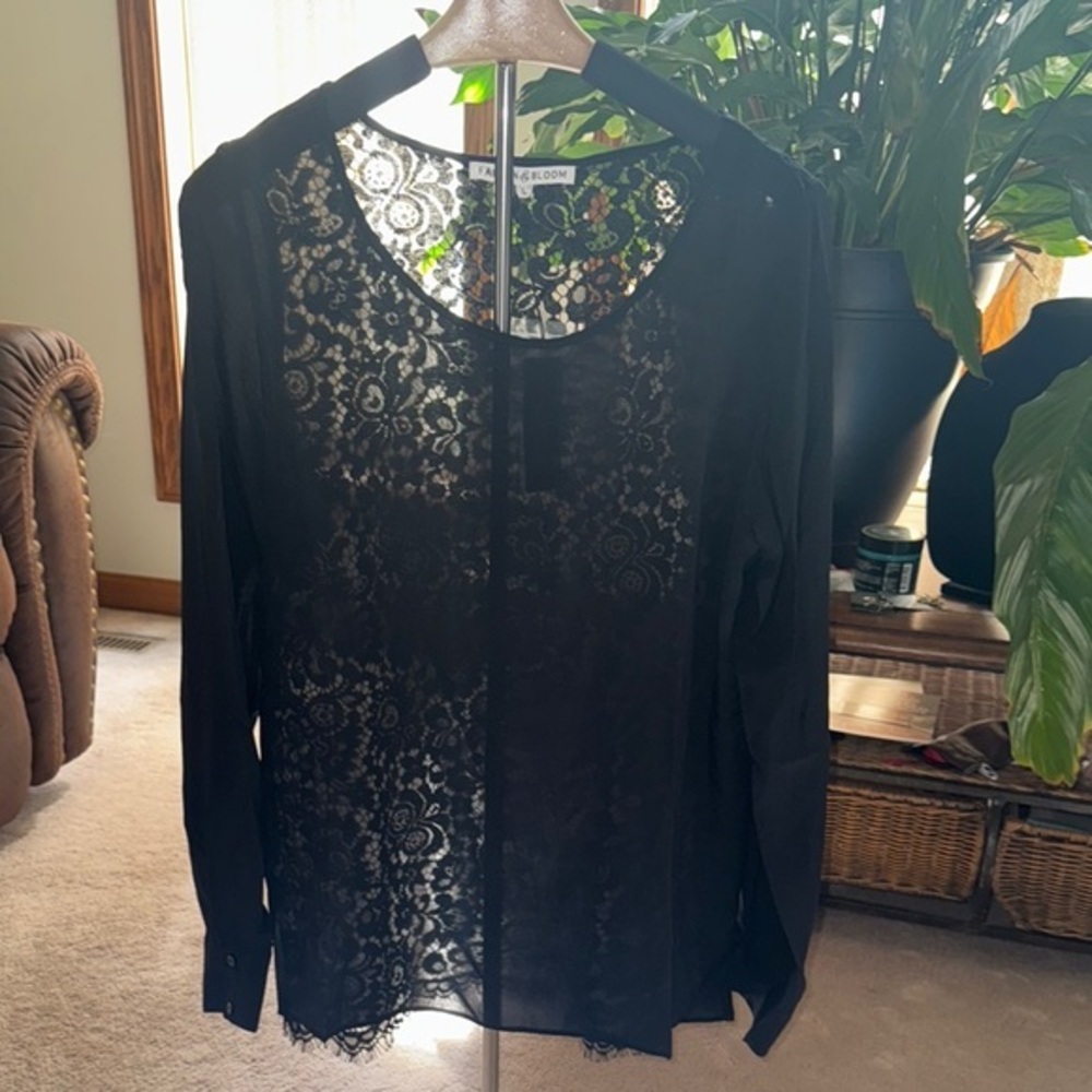 Elegant Black Lace Blouse with Long Sleeves
